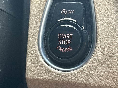 Used 2014 BMW 320i Sedan image 27