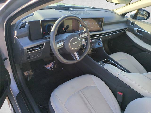 Used 2025 Hyundai Sonata SEL FWD image 10