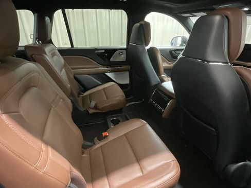 Used 2025 Lincoln Aviator Reserve w/ Luxury Package image 14