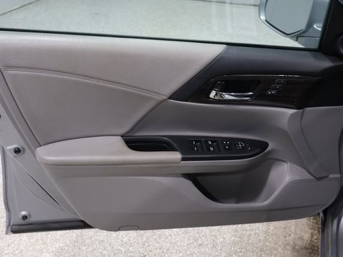 Used 2016 Honda Accord EX-L image 14