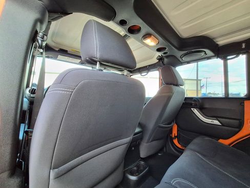 Used 2013 Jeep Wrangler Unlimited Sahara w/ Connectivity Group image 19