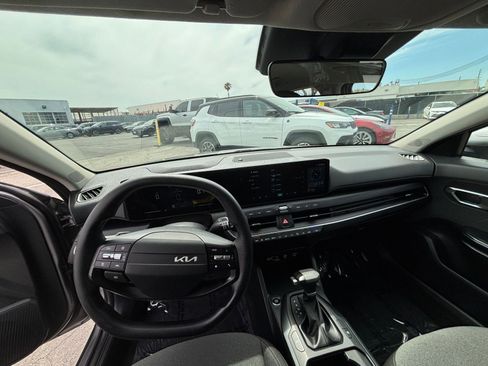 Used 2025 Kia K4 LXS image 35