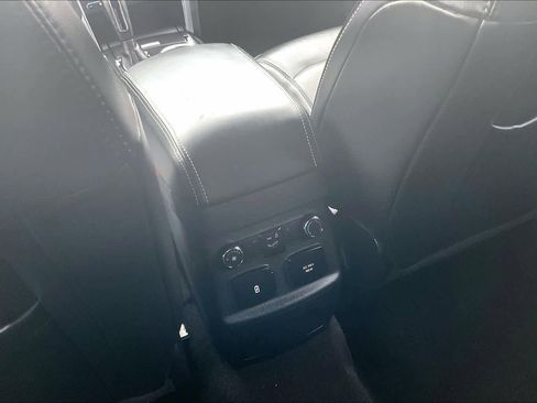 Used 2019 Ford Explorer Platinum image 37