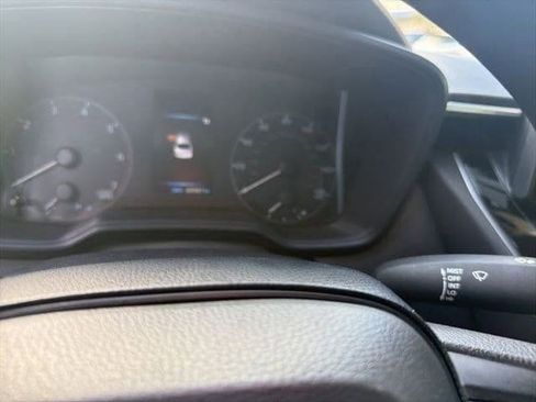 Used 2025 Toyota Corolla LE image 4