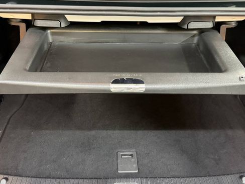 Used 2014 Mercedes-Benz E 350 4MATIC Sedan image 24