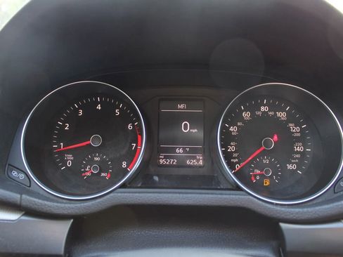 Used 2018 Volkswagen Passat 2.0T R-Line image 10