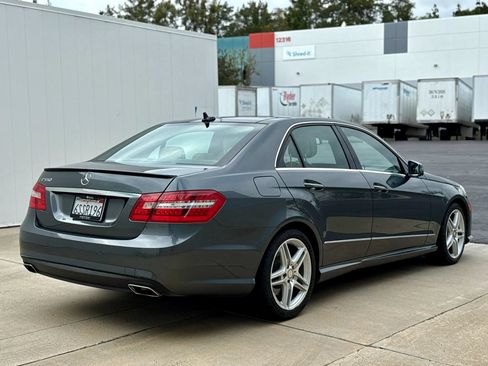 Used 2011 Mercedes-Benz E 550 Sedan image 4