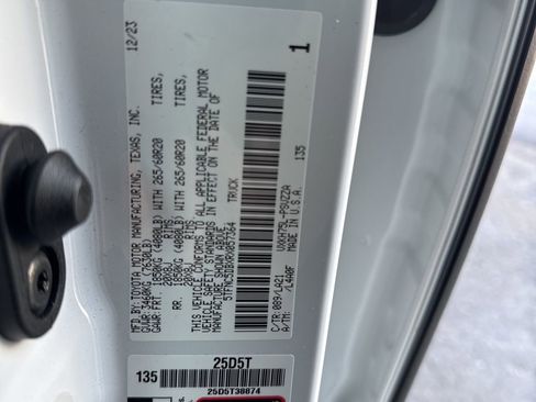 Used 2024 Toyota Tundra Platinum image 29