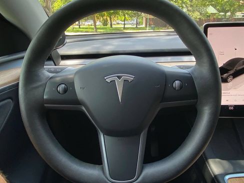 Used 2023 Tesla Model Y Long Range AWD/4WD image 24