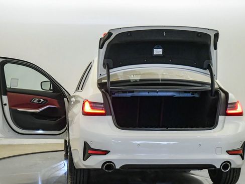 Used 2022 BMW 330i Sedan w/ Driving Assistance Package RWD image 25
