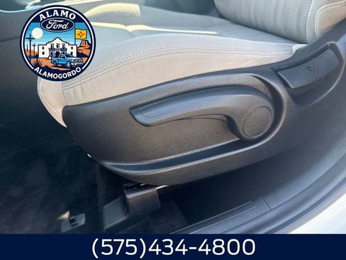 Used 2022 Kia Sportage LX image 4