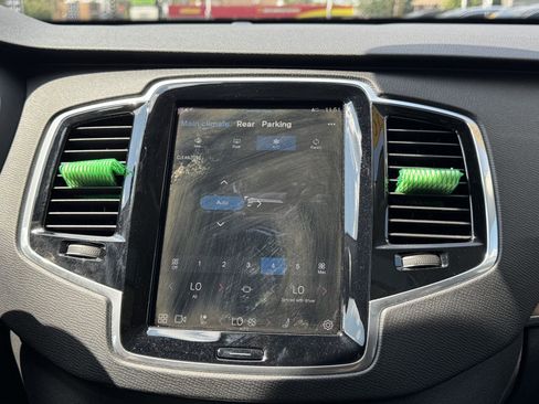 Used 2024 Volvo XC90 B5 Plus image 22