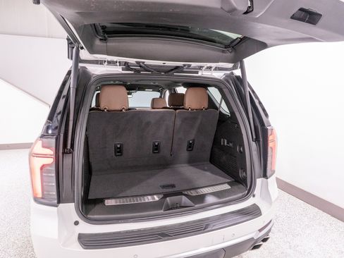Used 2025 Chevrolet Tahoe High Country w/ LPO, Illumination Package AWD/4WD image 34
