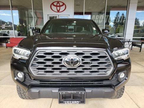 Certified 2021 Toyota Tacoma TRD Off-Road AWD/4WD image 5