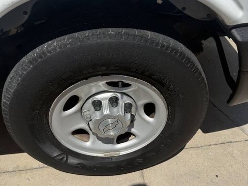 Used 2015 Chevrolet Express 2500 RWD image 79