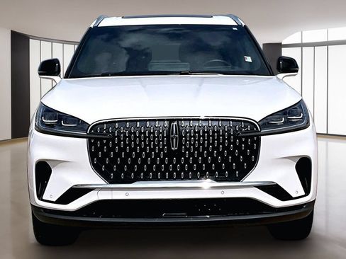 Used 2025 Lincoln Aviator Reserve w/ Equipment Group 201A AWD/4WD image 3