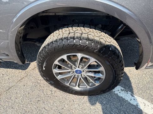 Used 2020 Ford F150 XLT w/ Equipment Group 302A Luxury AWD/4WD image 38