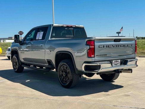 Used 2025 Chevrolet Silverado 3500 LTZ w/ LTZ Premium Package AWD/4WD image 5