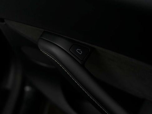 Used 2023 Tesla Model Y Long Range image 41