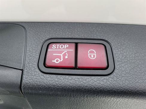 Used 2022 Mercedes-Benz GLB 250 4MATIC image 22