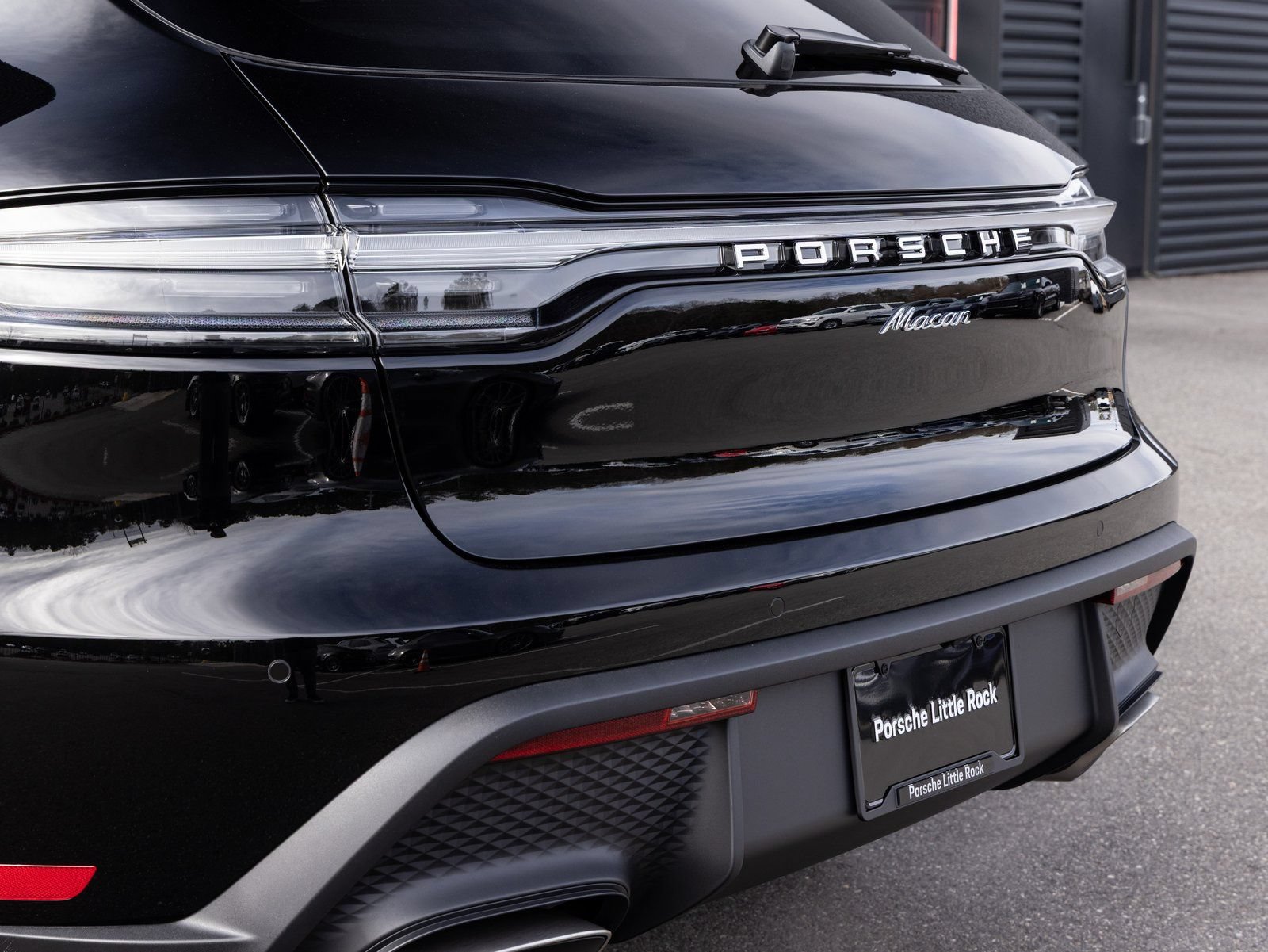 Certified 2026 Porsche Macan AWD/4WD image 12