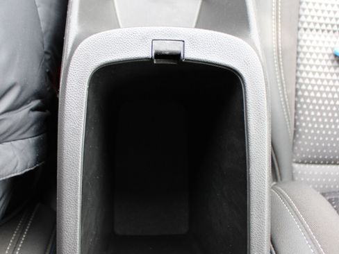 Used 2025 Chevrolet Trax LT w/ LT Convenience Package image 21