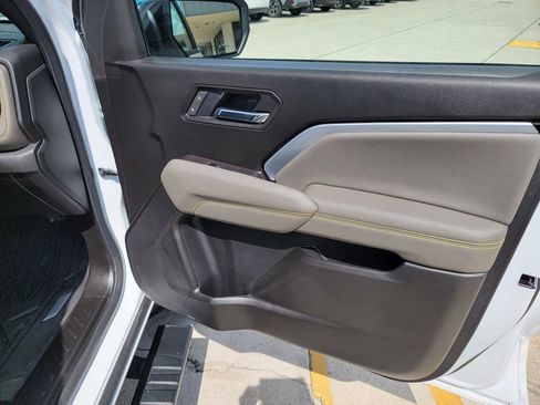 Used 2026 Chevrolet Colorado ZR2 image 13