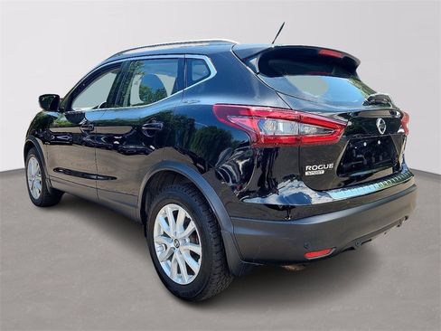 Used 2021 Nissan Rogue Sport SV image 4