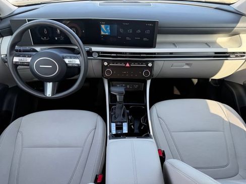 Used 2025 Hyundai Tucson SEL FWD image 25