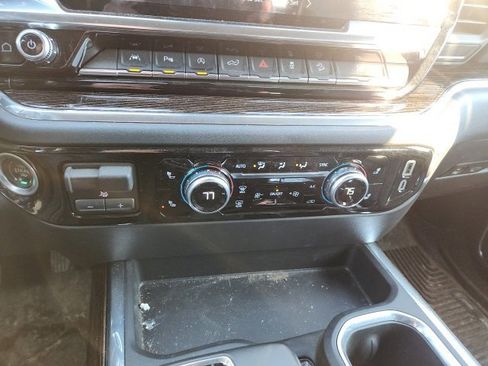 Used 2024 GMC Sierra 1500 Elevation w/ Preferred Package image 16