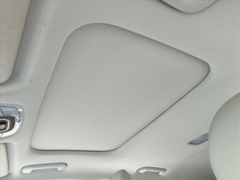Used 2024 Hyundai Kona Limited AWD/4WD image 15
