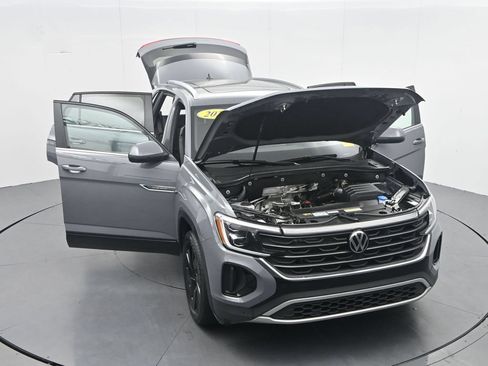 Used 2024 Volkswagen Atlas Cross Sport SE w/ Panoramic Sunroof Package AWD/4WD image 48