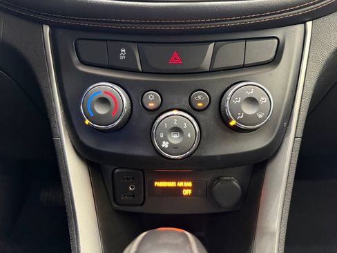 Used 2020 Chevrolet Trax LS FWD image 22