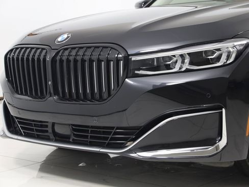 Used 2022 BMW 750i xDrive w/ Luxury Rear Seating Package image 76