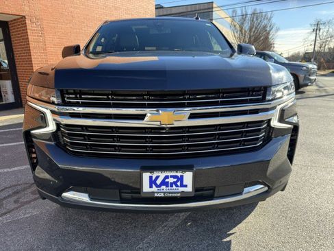 Certified 2022 Chevrolet Suburban LT w/ Luxury Package image 8