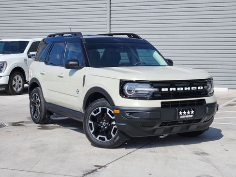 Used 2024 Ford Bronco Sport Outer Banks AWD/4WD image 2