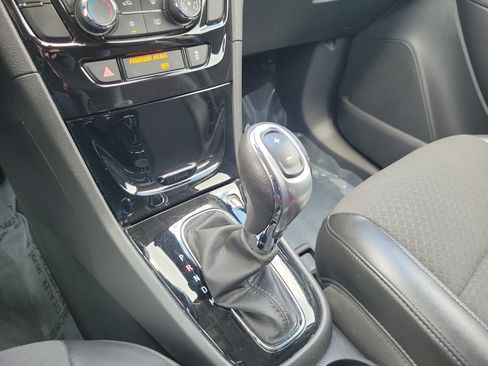 Used 2022 Buick Encore Preferred FWD image 22