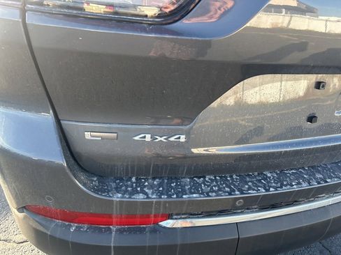 Used 2022 Jeep Grand Cherokee L Limited image 16