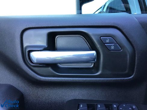 Used 2025 Chevrolet Silverado 2500 Custom w/ Custom Value Package image 29