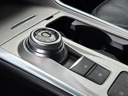 Used 2024 Ford Explorer Limited image 20