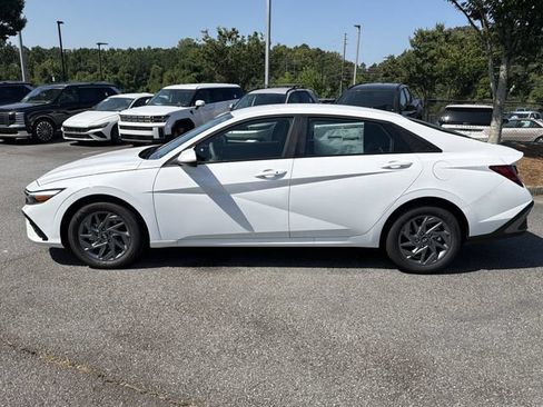 New 2026 Hyundai Elantra Hybrid FWD image 4