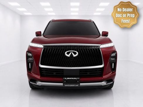 Used 2025 INFINITI QX80 Sensory AWD/4WD image 2