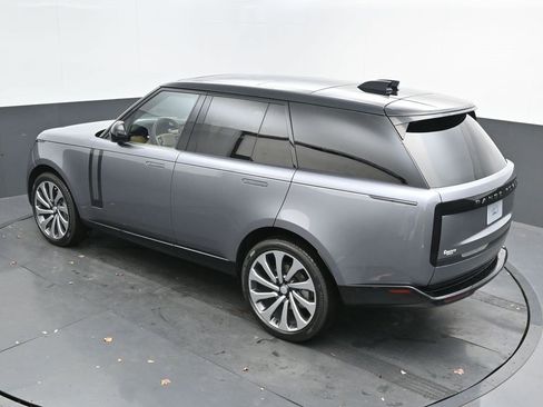 New 2025 Land Rover Range Rover SE image 40