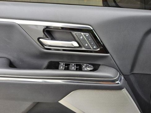 Used 2025 GMC Sierra EV Denali AWD/4WD image 6