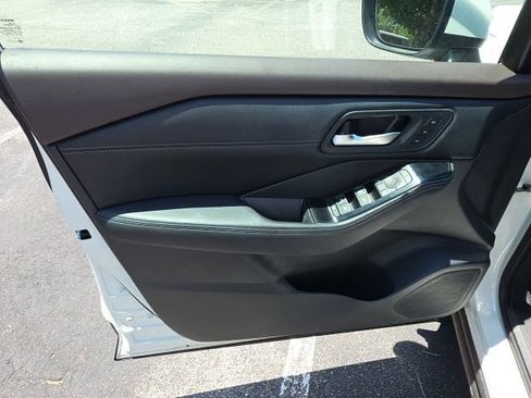 Certified 2023 Nissan Rogue SL AWD/4WD image 11