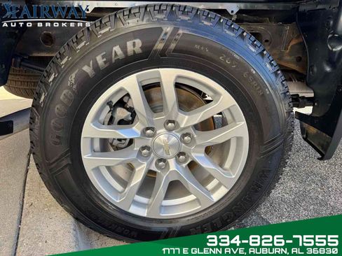 Used 2021 Chevrolet Silverado 1500 LT image 33