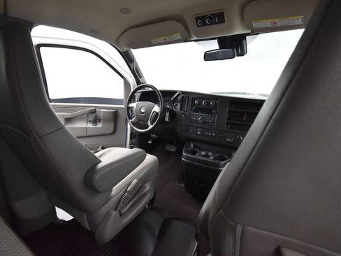 Used 2019 Chevrolet Express 3500 LT w/ LT Preferred Equipment Group image 17