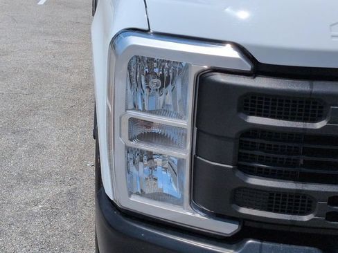 Used 2025 Ford F250 XL AWD/4WD image 10