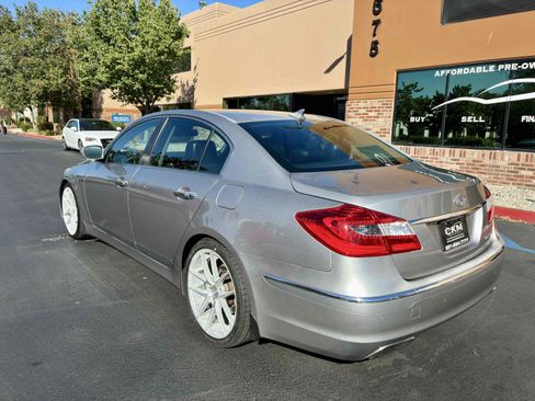 Used 2012 Hyundai Genesis 5.0 RWD image 10