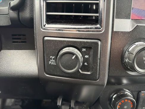 Used 2019 Ford F150 XLT w/ Equipment Group 302A Luxury AWD/4WD image 22